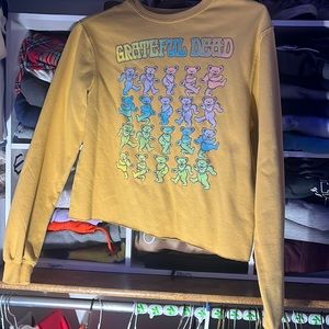 cropped sweatshirt